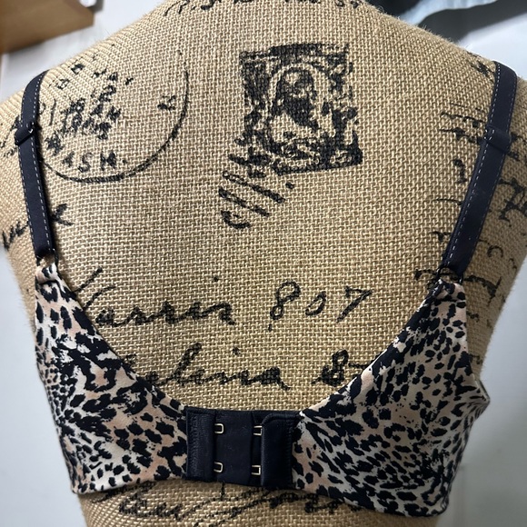 Maidenform Comfort Devotion Leopard Print Bra. Size 36C - Picture 11 of 11